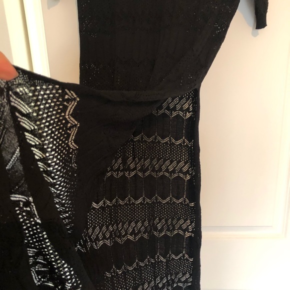 Swimsuit cover up - Picture 4 of 6